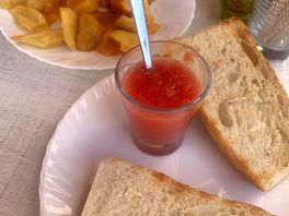 Tostadas y patatas bravas 😋 a must for a light lunch