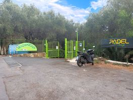 Eingang zum camper village