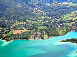 Campsite from the air - parapente lac aiguebelette