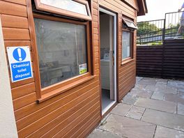Entrance to wash dishes