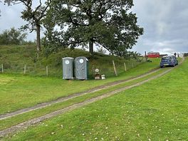 Cleanest portaloos i’ve ever been in, cleaned in the morning by owners