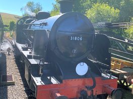 Norton to swanage steam train stopping at corfe castle
