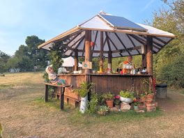 Outdoor kitchen