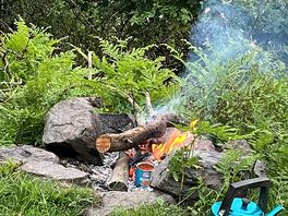 Campfire with out 51 year old kettle still in action 🤣
