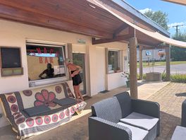 Reception & snack bar