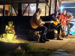 Evening entertainment in the form of live music