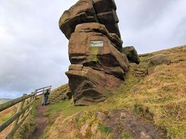 The hanging stone