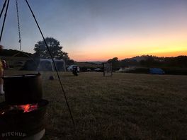Spectacular view in the evening, opportunity to watch the stars overniht.