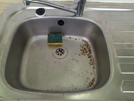 Food left in sinks, in the end i washed up in the van.