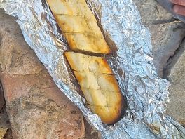 Campfire garlic bread😍