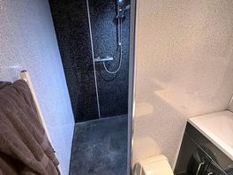 Toilet / shower room
