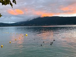 View from side of lake annecy at the back of the campsite