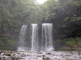 Waterfall that is a 40min walk away from the campsite!!