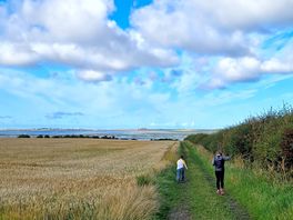 Walk from the campsite towards the seaside.