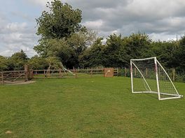 Park & footy goal for the kiddies.