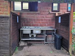 Dish washing area