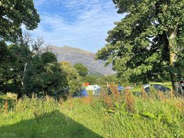 Hot sunny day in llanberis. 29c. find some shade and breeze.