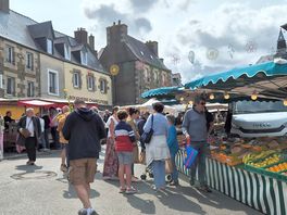 Lovely market close by