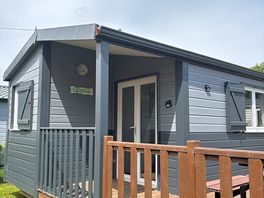 Devanture du mobil-home Apple