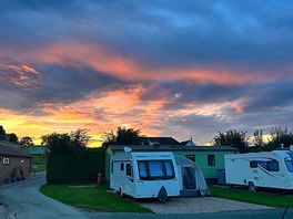 🌅