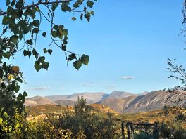 La montagne au dessus du village de beas dans granada