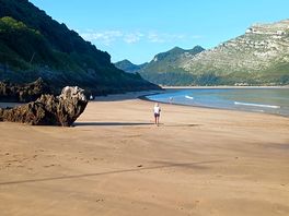 Tide's out = 1km+ beach walk...