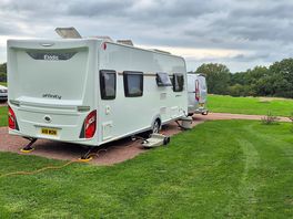 Wonderful roomy well kept pitch .