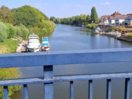 A view of the pubs overlooking the fiver.