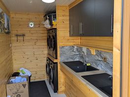 Pot wash and laundry