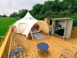 Skylarks deck and kitchen