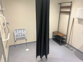 Spacious shower room