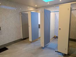 Toilet/shower block