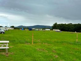 The lovely amount of space, and the amenities i the distance n