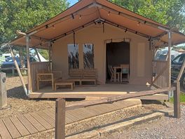 Safari tent