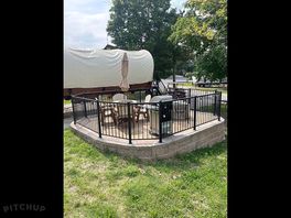 Oregon trail exterior