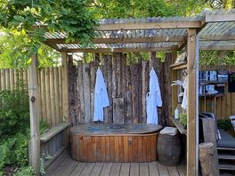 Bathtub