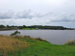 Walk around the tamar lake