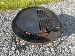 Fire pit and cooking spot