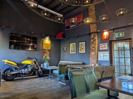 Wheels cafe
