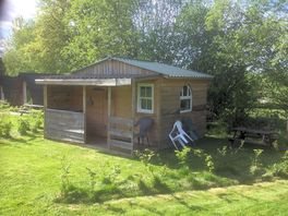 Exterior of Buttercup cabin