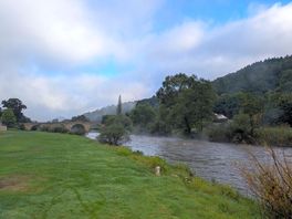 Beautiful river location.