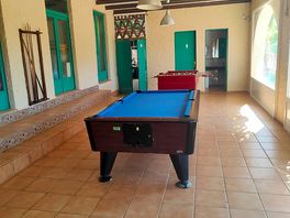 Pool table