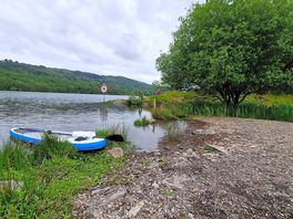 Lake view to fell foot