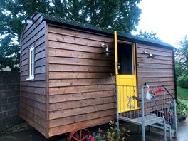 The beautiful shepherd’s hut of “To rest a while”