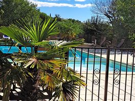 Pour se rafraîchir, une jolie piscine