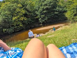 Huckleberry bridge lovely clean clear safe stream. freezing take wetsuits, inflatables& water shoes.