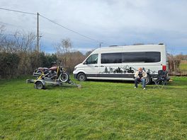 Easy access to the site with a long wheel base van and trailer