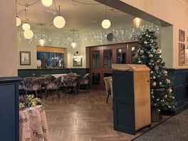 The festive atmosphere in the restaurant - didn’t expect but really enjoyed!