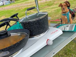 Cooking on a flat pitch