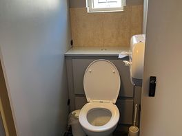 Better no look under the toilet seat. i saw the same brown dirt the next day there